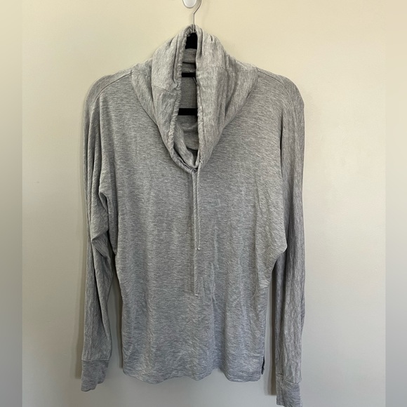 Beyond Yoga Cowl Neck Long-Sleeve Top in Gray SZ XS - Picture 1 of 4